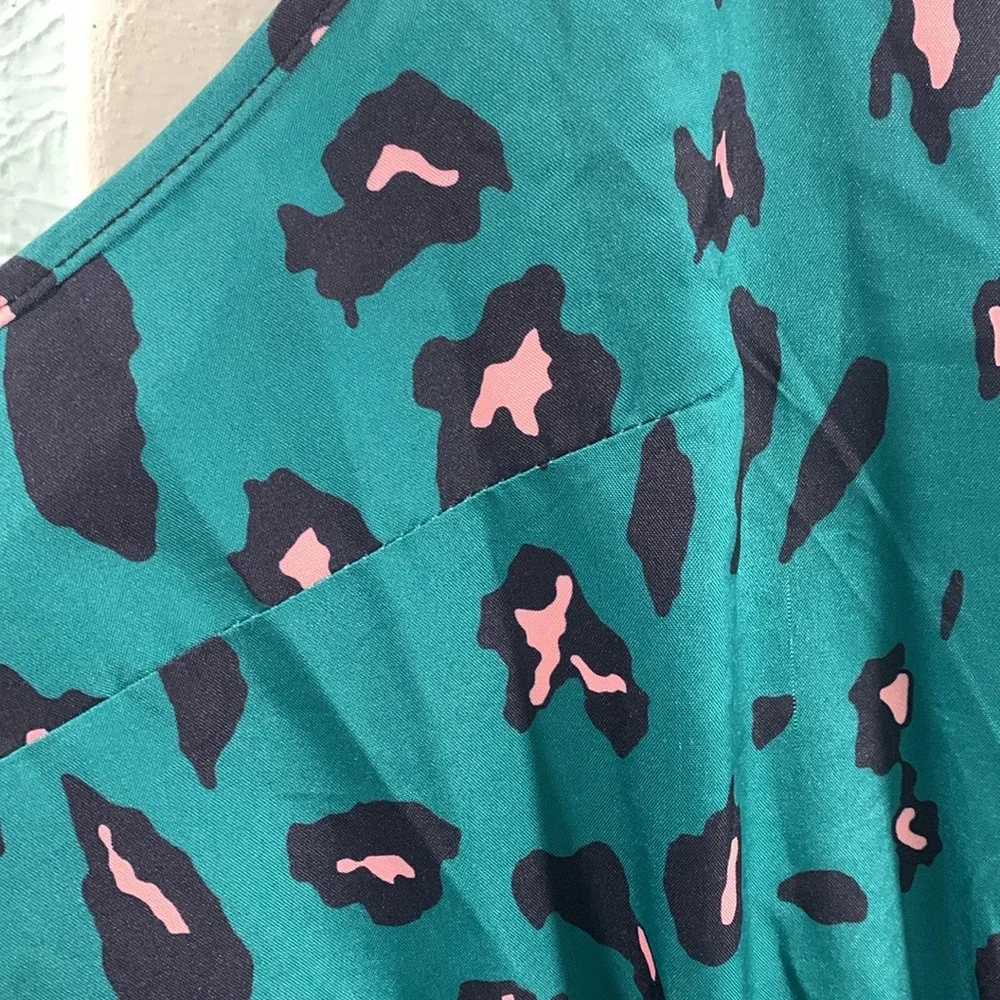 SHEIN Pink Cheetah Print Dress*missing belt* - Picture 10 of 15
